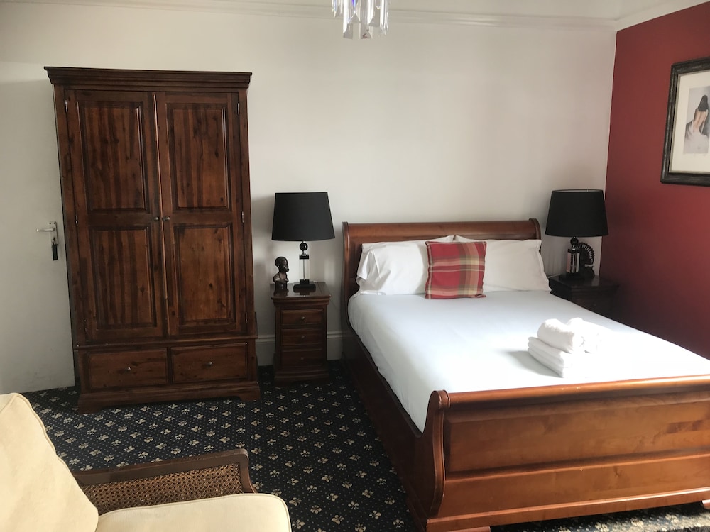 Family Room, Ensuite (Room 3) photo 3