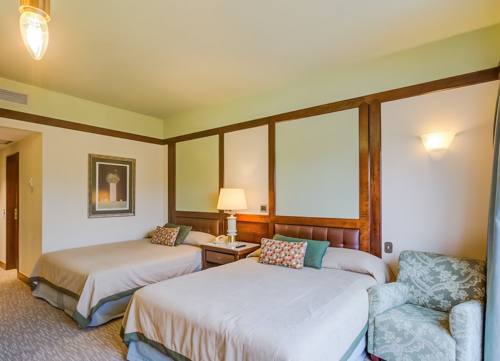 Premier Quadruple Room, 2 Double Beds - Photo 1