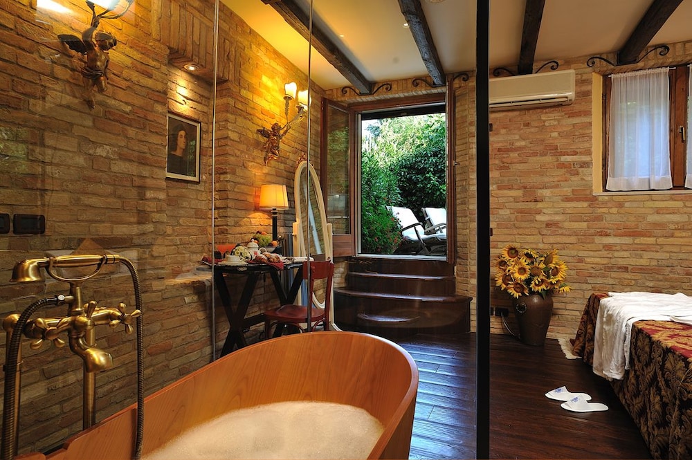 Business Suite photo 3