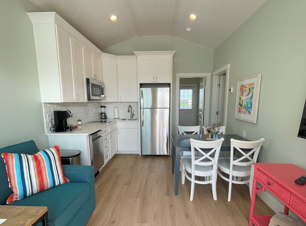 Coconut Waterfront Cottage photo 3