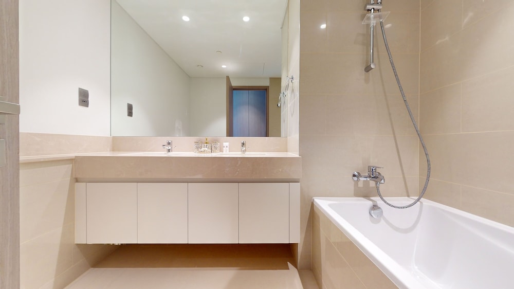 Apartment, 2 Bedrooms, Pool Access photo 3