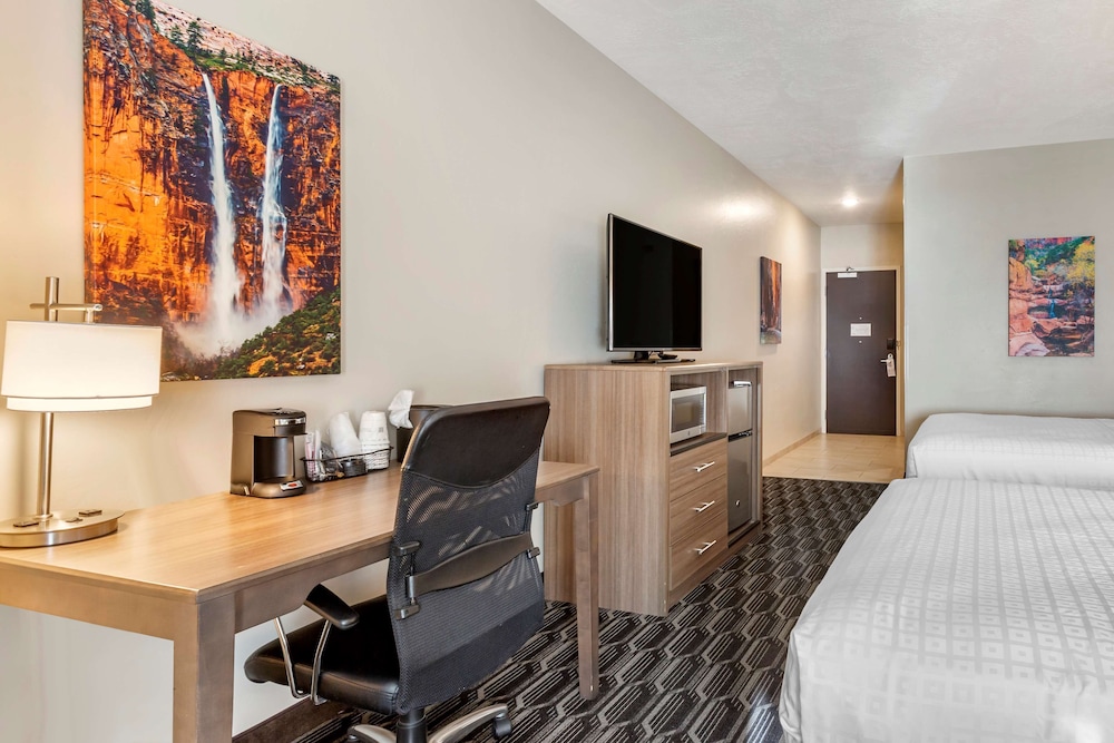 Standard Room, 2 Queen Beds, Accessible, Patio photo 2