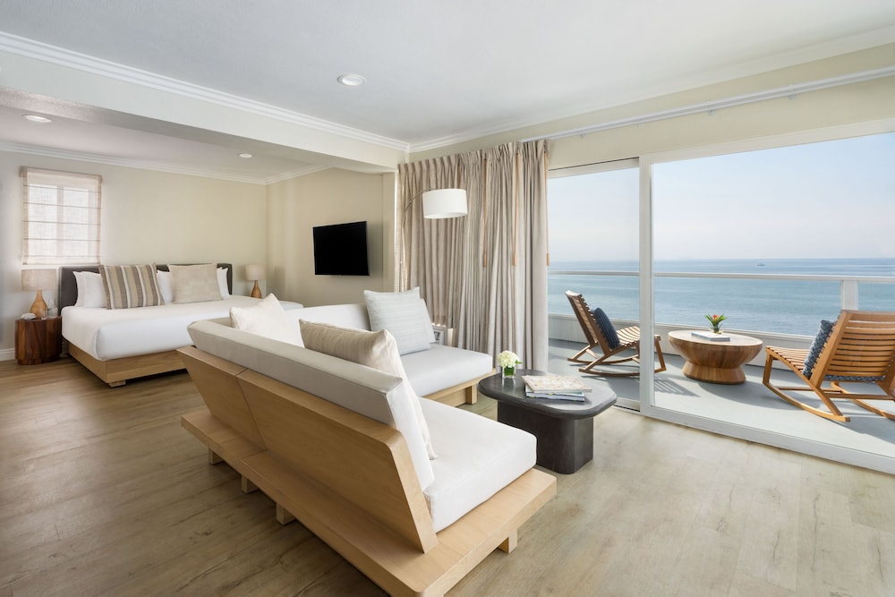 Premier Room, Balcony, Ocean View photo 1