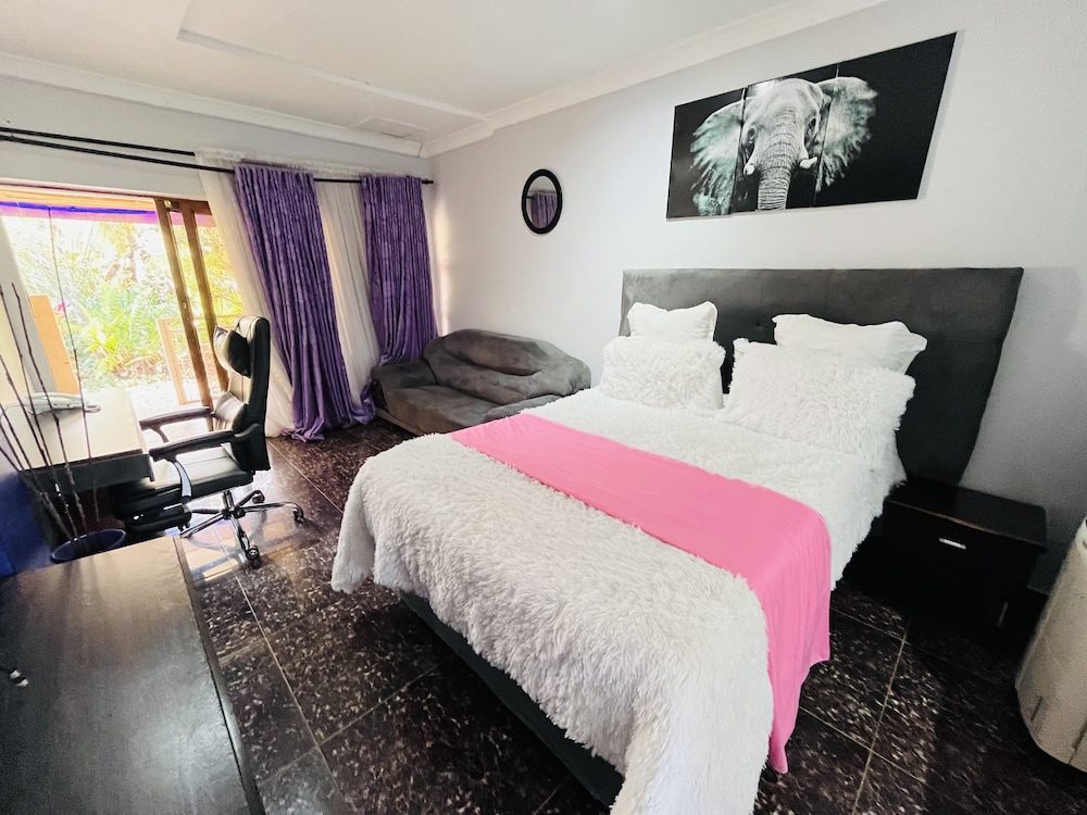 Deluxe Double Room photo 2
