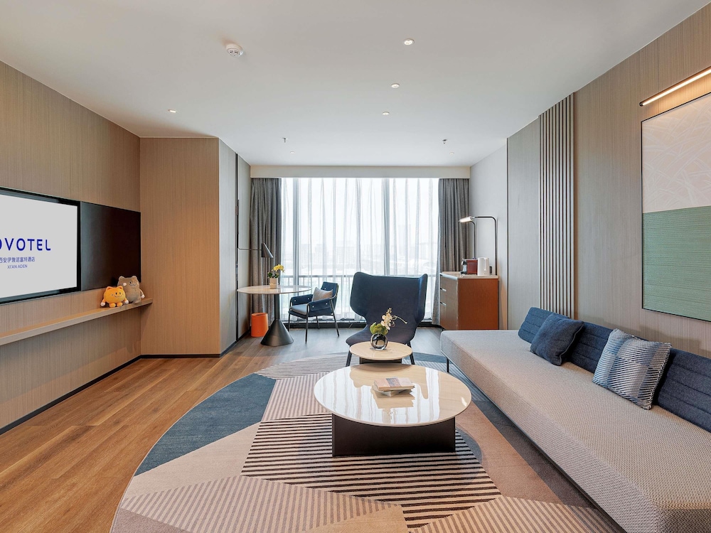 Executive Suite, 1 King Bed, Club Lounge Access