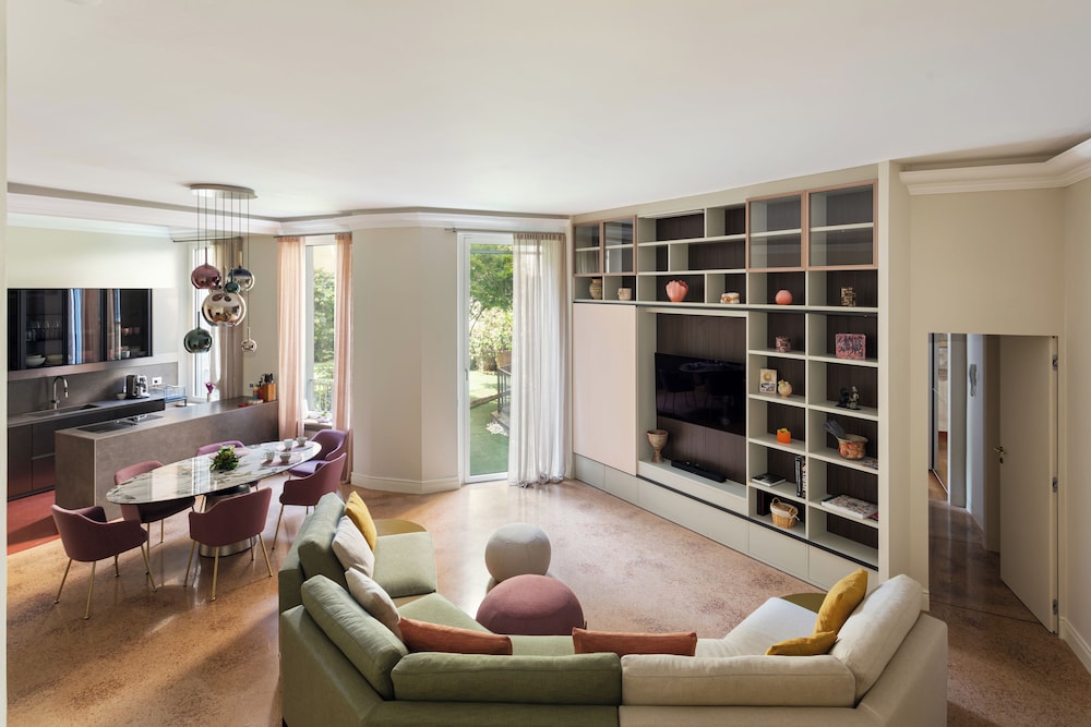 Luxury Apartment, 3 Bedrooms(Via Dei Piatti 4)