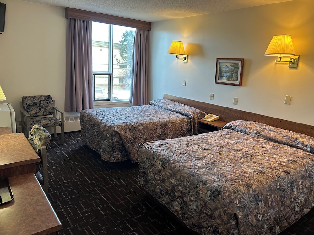 Standard Room, 2 Double Beds, Non Smoking, Refrigerator photo 1