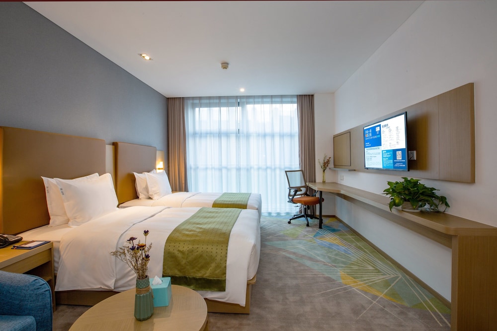 Standard Room, 2 Double Beds (Extra Floor Space) - Photo 3
