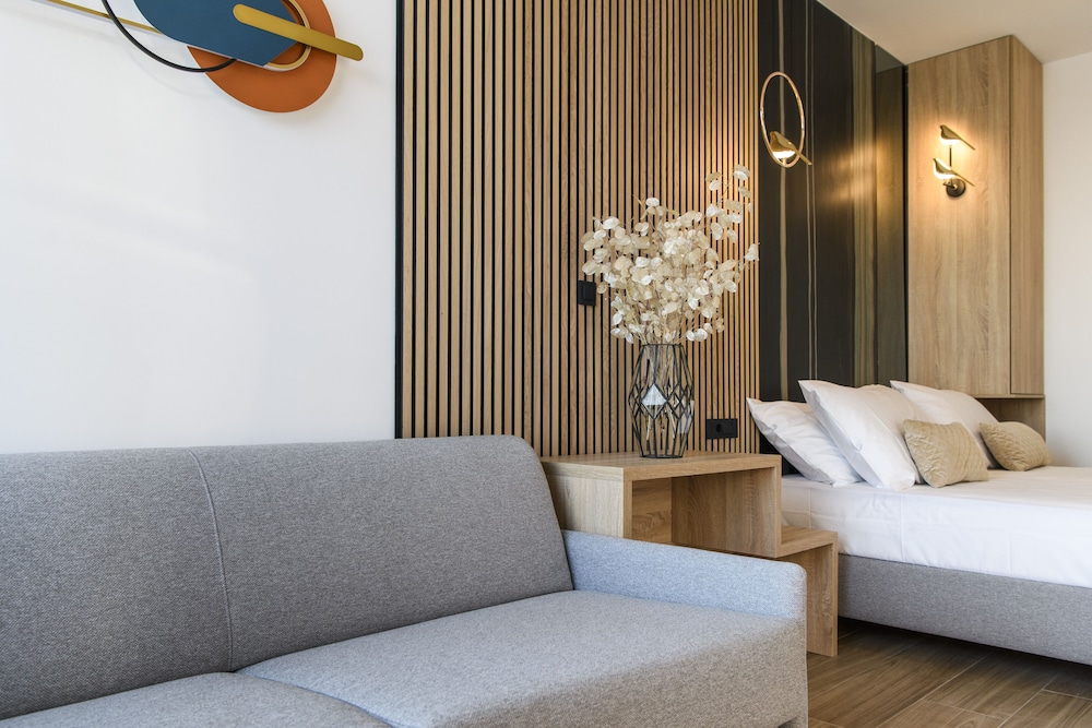 Deluxe Room, Sea View - Photo 13