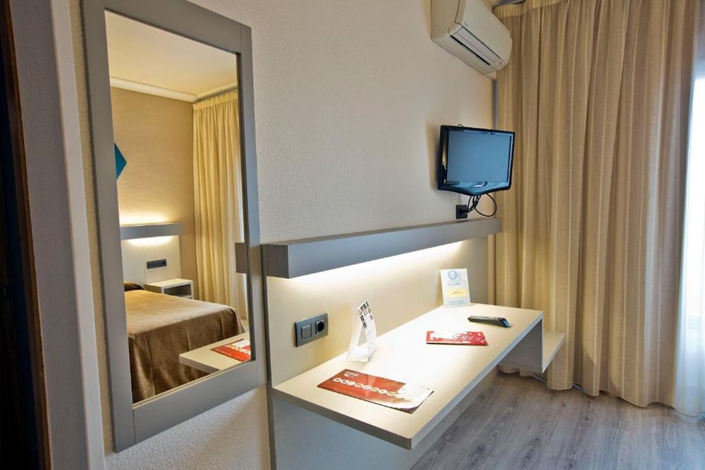 Double or Twin Room photo 3