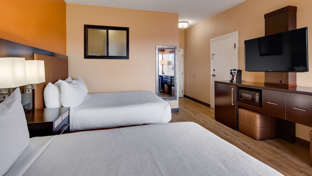 Standard Room, 2 Queen Beds, Non Smoking (Walk-in Shower) - Photo 3