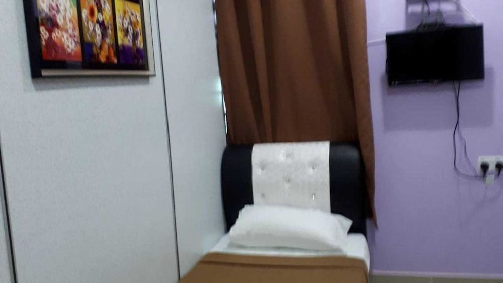 Budget Single Room photo 3
