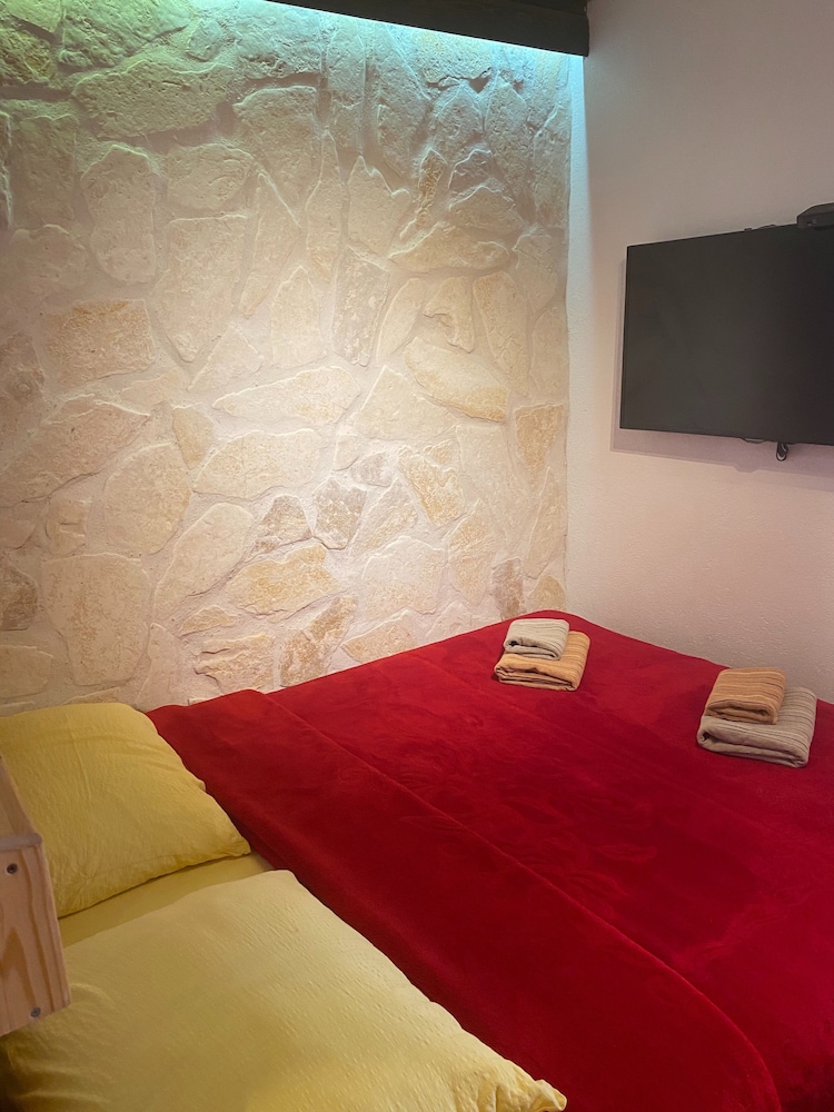 Economy Double Room photo 2