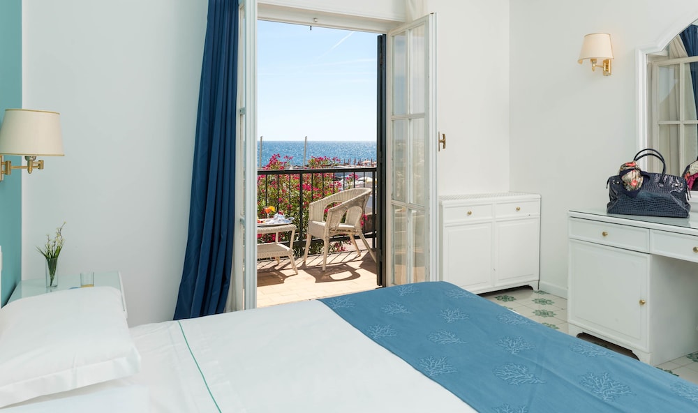 Superior Double Room, Sea View photo 1