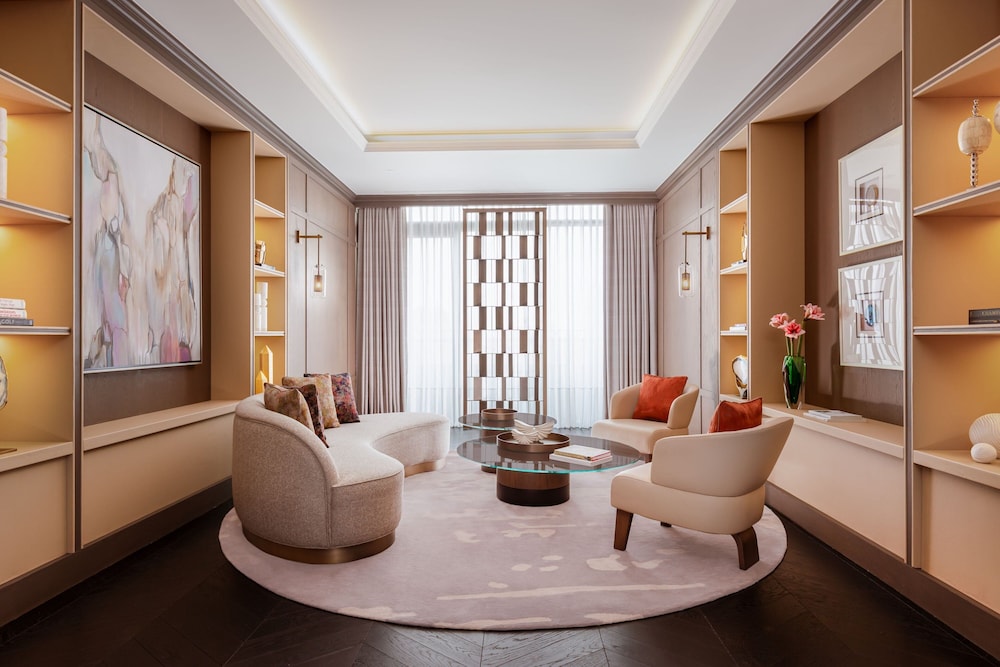 Executive Suite, 1 King Bed - Photo 11