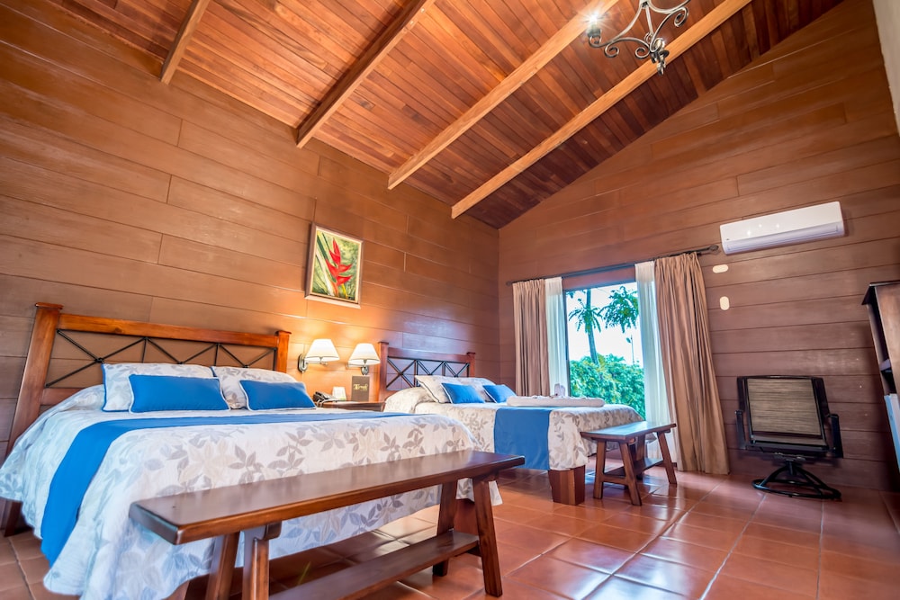 Standard Villa, 2 Queen Beds - Photo 11