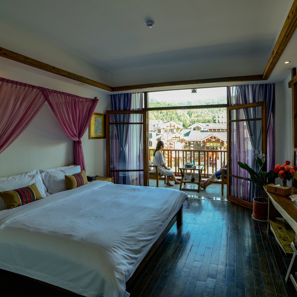 Deluxe Double Room photo 3
