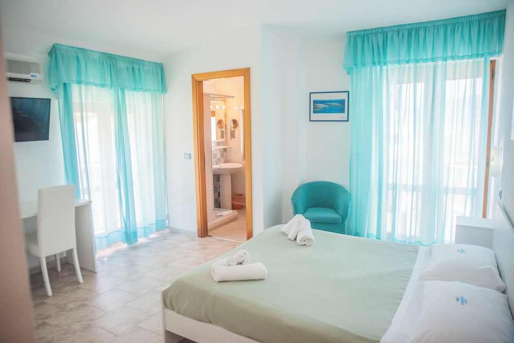 Panoramic Double Room, Private Bathroom, Tower photo 1