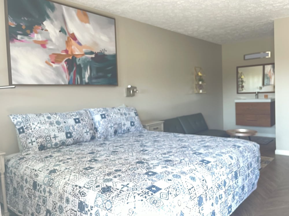 Deluxe Room, 1 King Bed