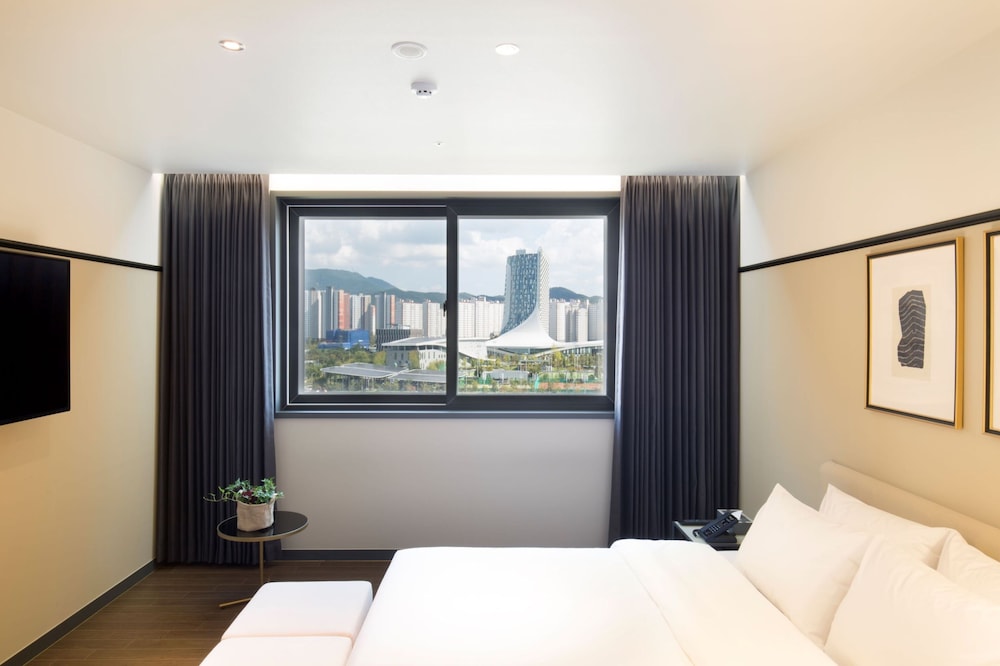 Deluxe Double Room, River View - Photo 3