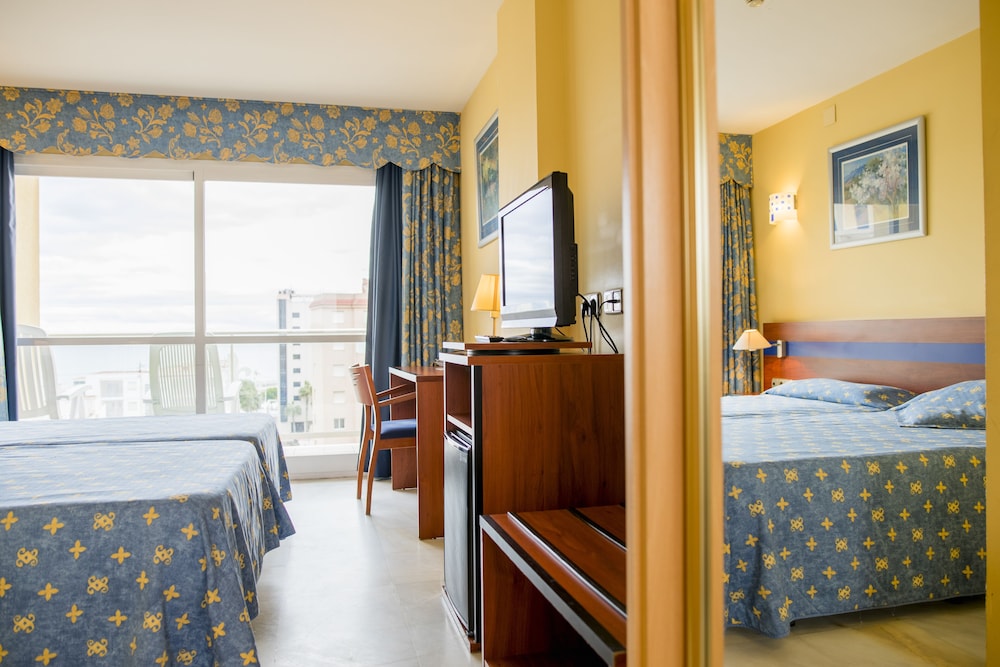 Habitación Doble Superior, con Terraza (3 Adultos)