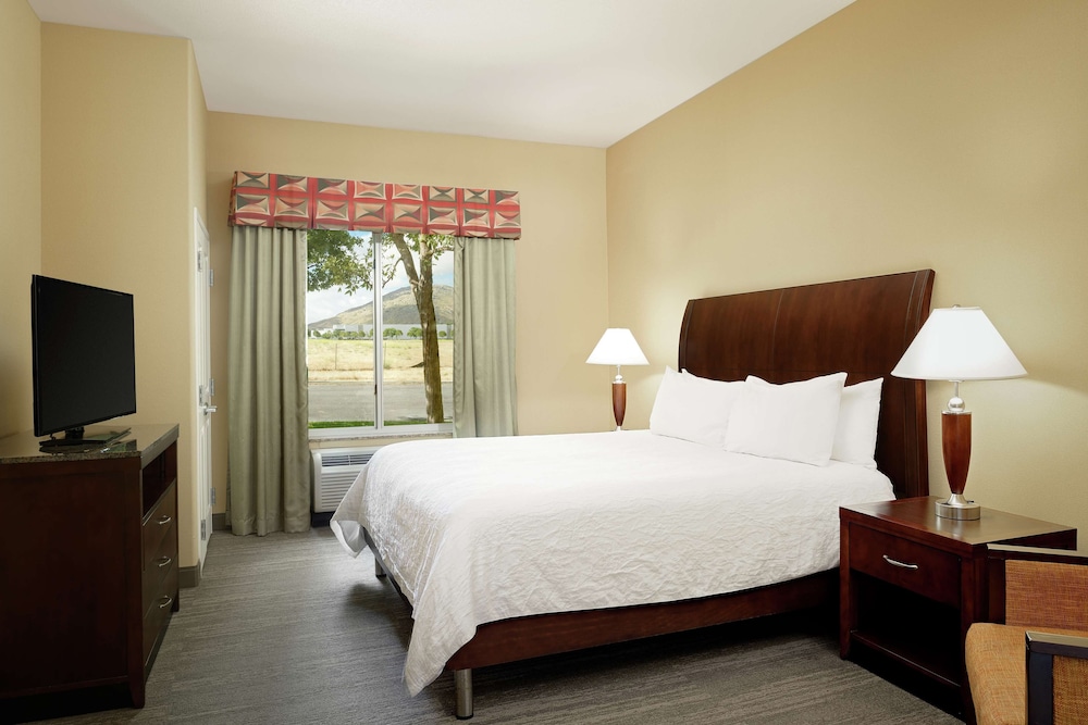 Suite, Accessible - Photo 3
