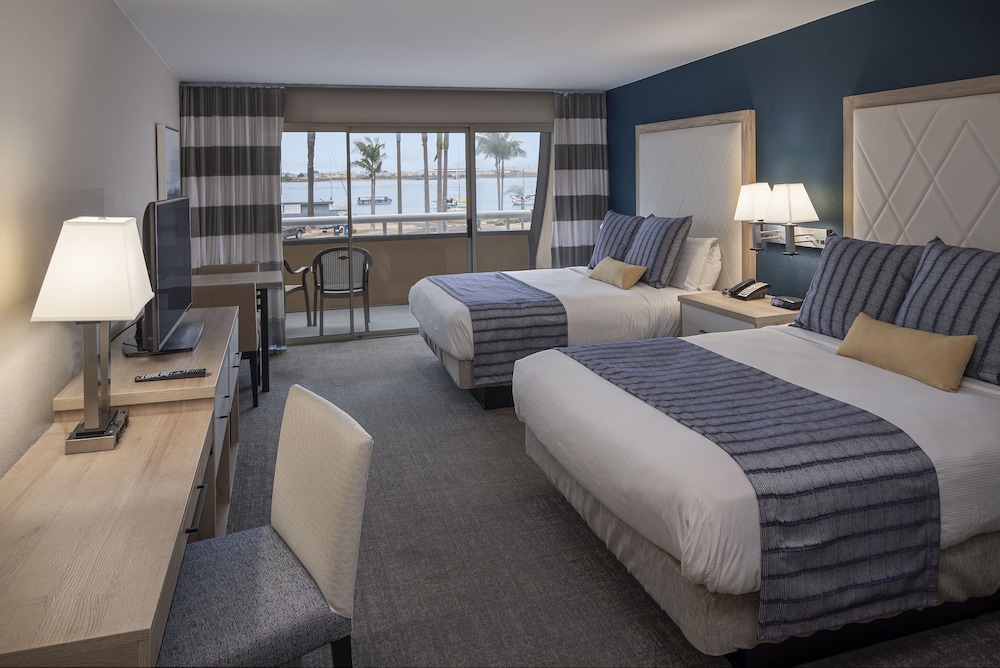 Standard Room, 2 Queen Beds, Balcony, Bay View