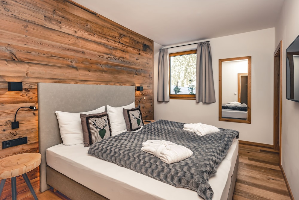 Chalet (M) photo 3