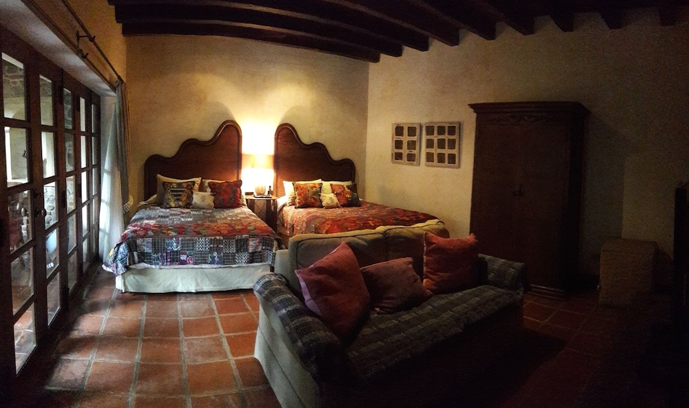 Standard Double Room, 2 Queen Beds, Non Smoking photo 3