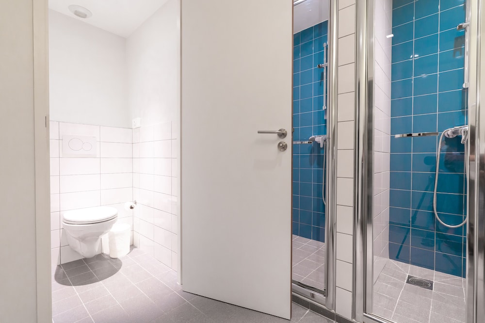Room, Private Bathroom (6 Beds) photo 2