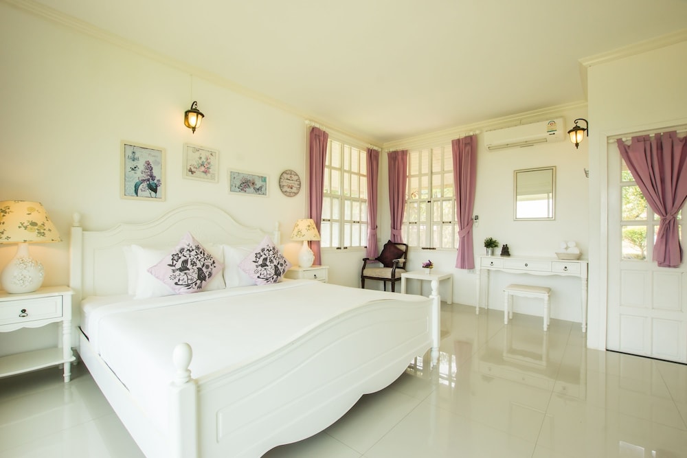Garden Villa photo 2