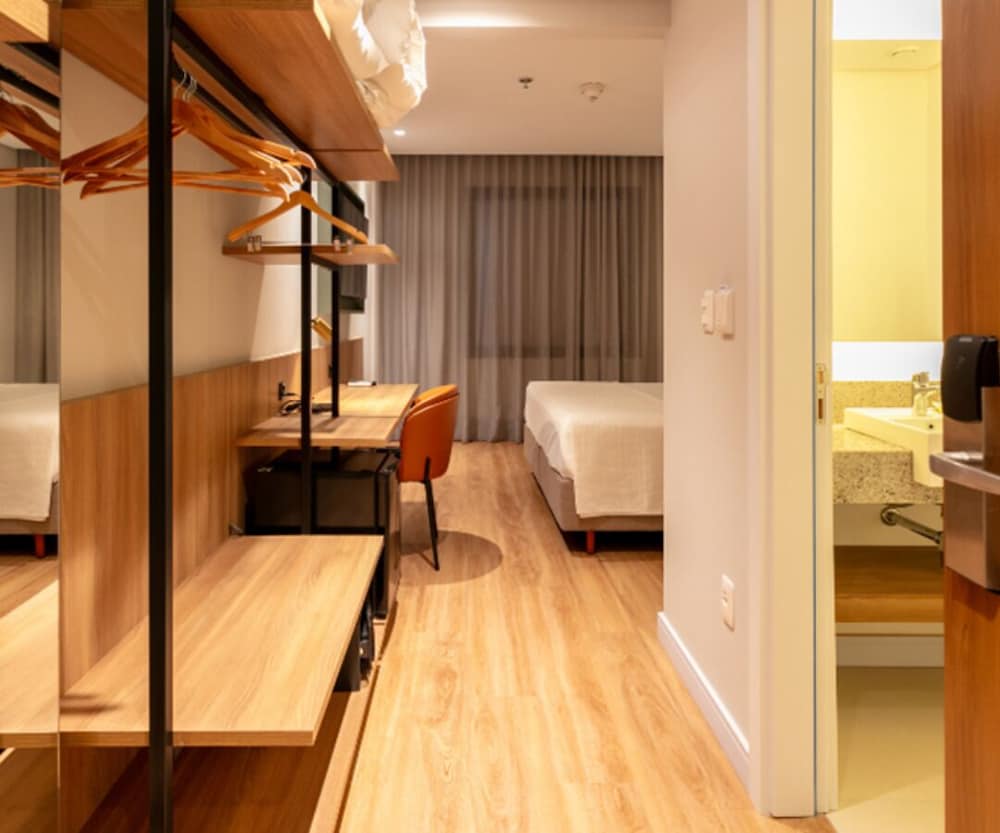 Standard Apartment, 1 King Bed photo 3