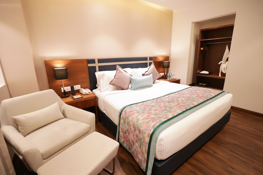 Deluxe Suite with Private Terrace - Photo 1