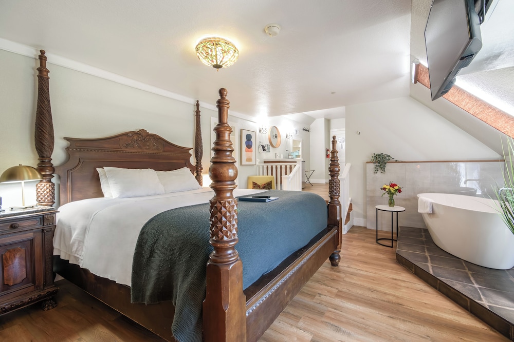 Gables Suite - Photo 6