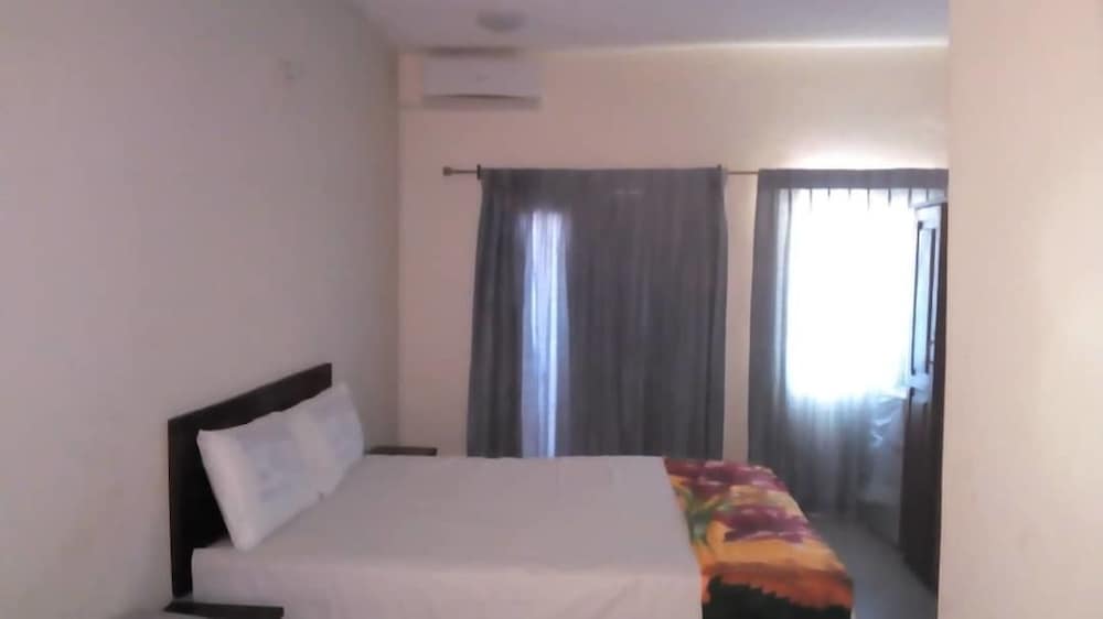 Deluxe Room, 1 Queen Bed, Non Smoking, Ocean View