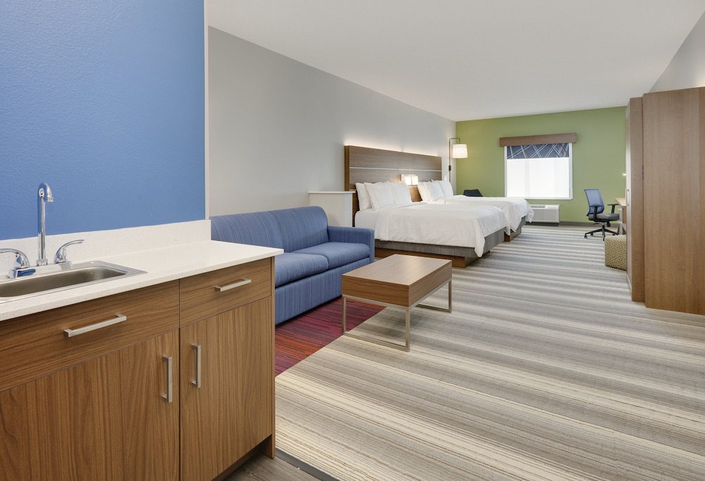 Suite, 2 Queen Beds - Photo 6