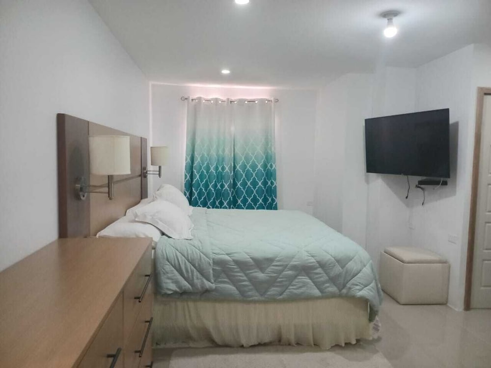 Deluxe Studio
