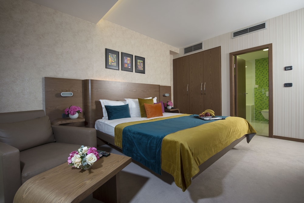 Standard Double Or Twin Room - Photo 5