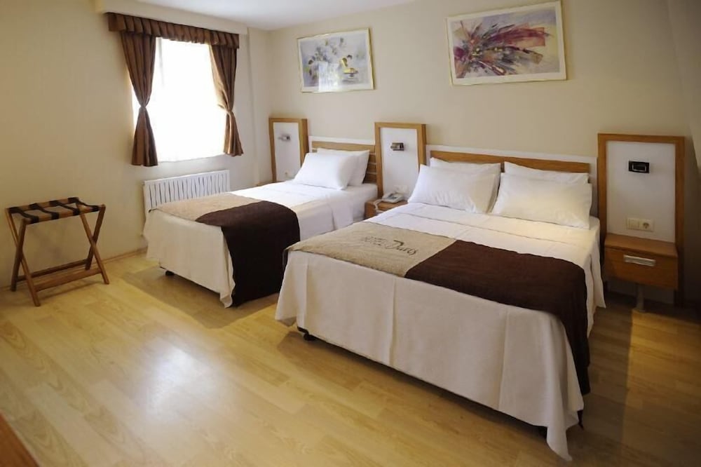 Deluxe Triple Room photo 2