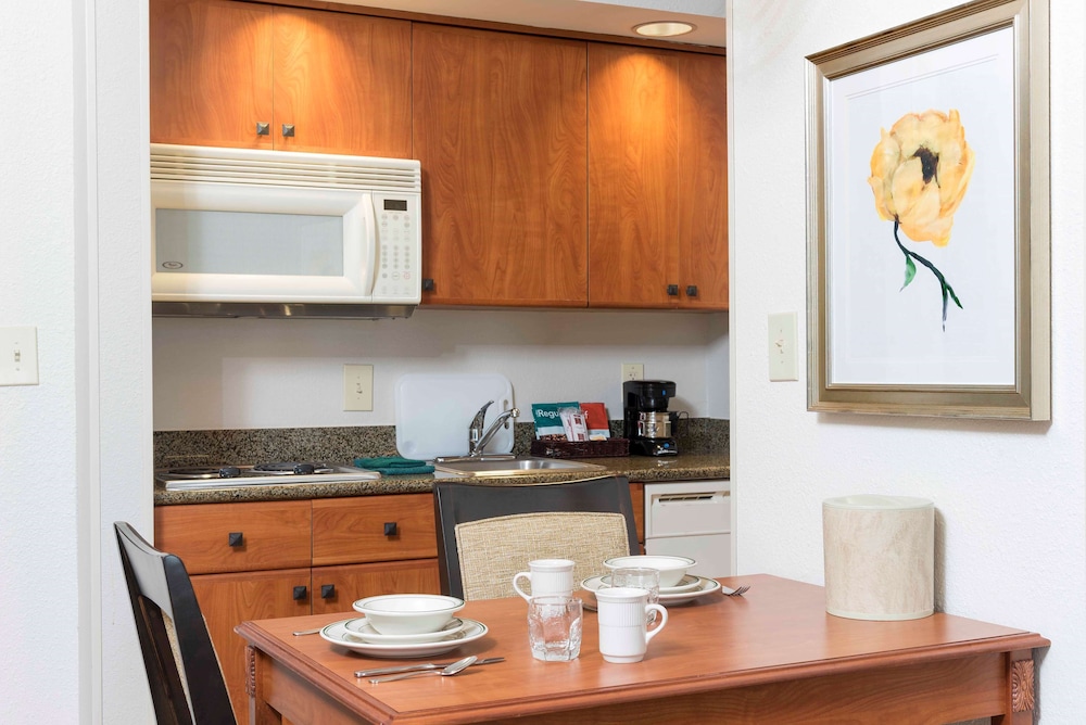Suite, 1 Bedroom, Non Smoking (2 Queen Beds with Sofa Bed) - Photo 3