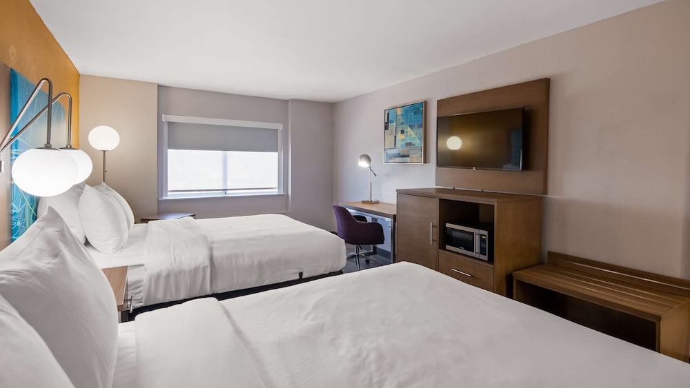 Standard Room, 2 Queen Beds, Non Smoking, Refrigerator & Microwave - Photo 2
