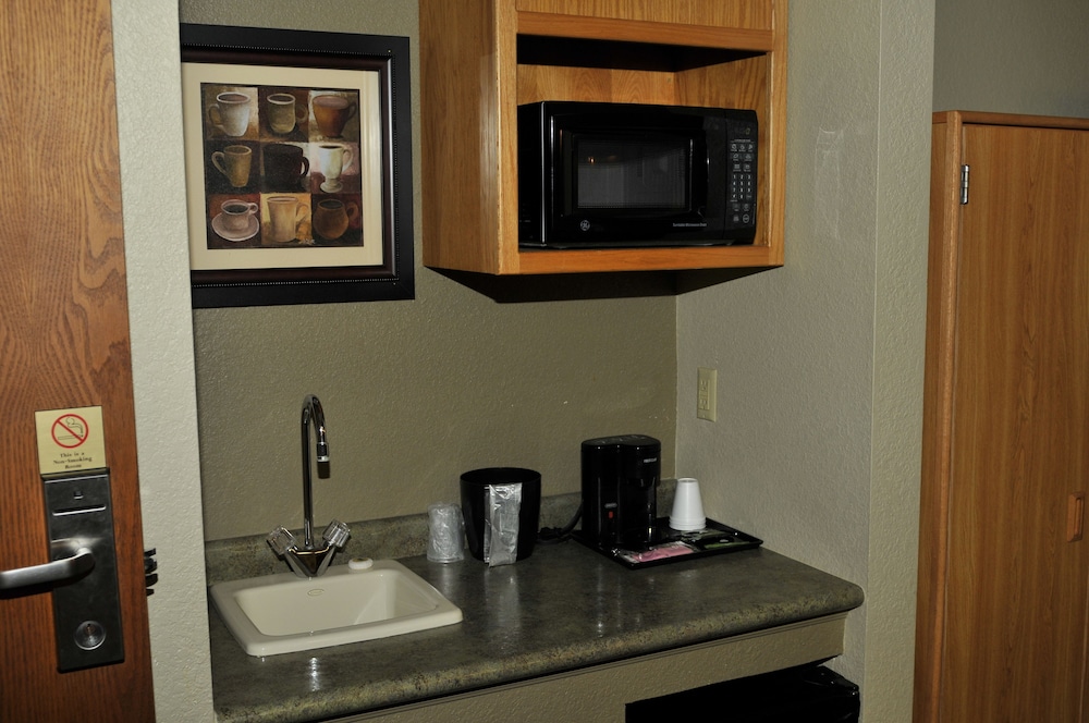 Executive Suite, 1 King Bed, Jetted Tub photo 3