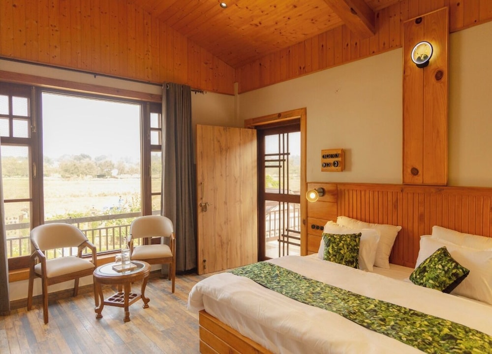Premium Pine Chalet photo 2