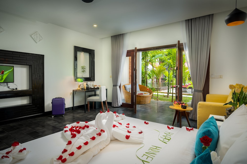 Cabana Suite Pool Access - Photo 5