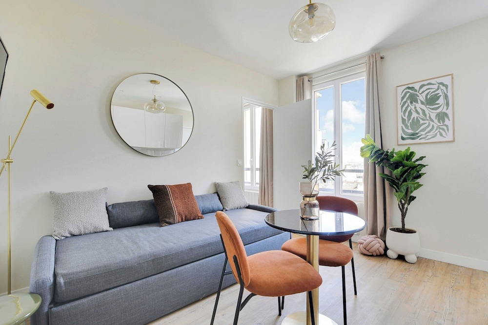 Apartment photo 2