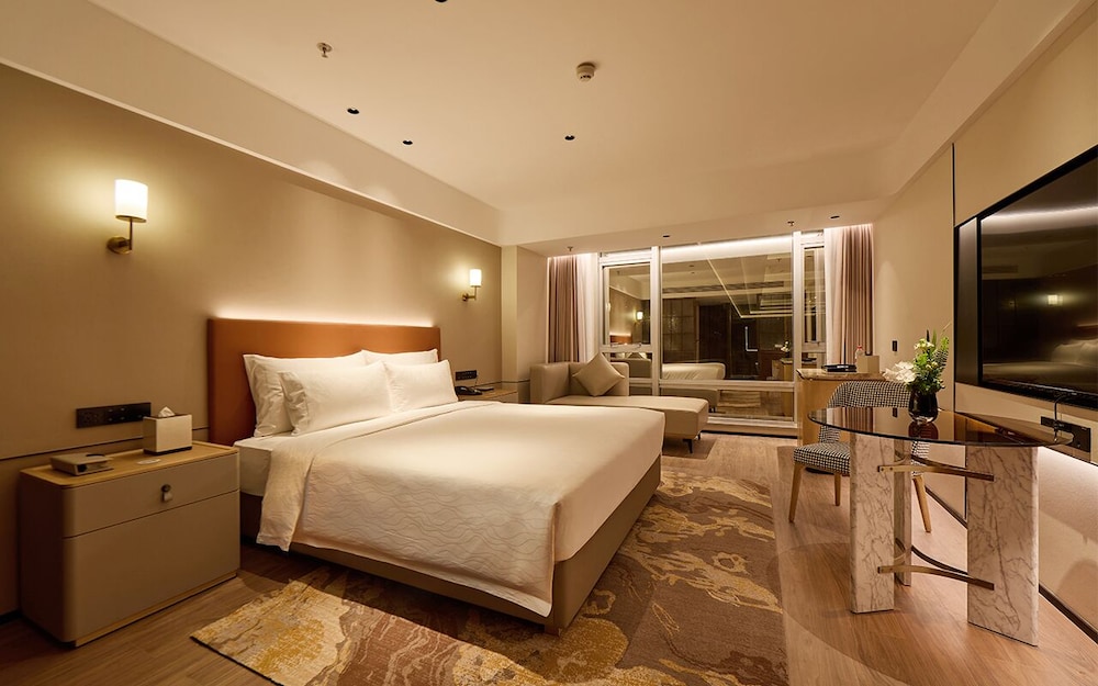 Royal Room, 1 King Bed (Block B Royale King Size, Smoking)