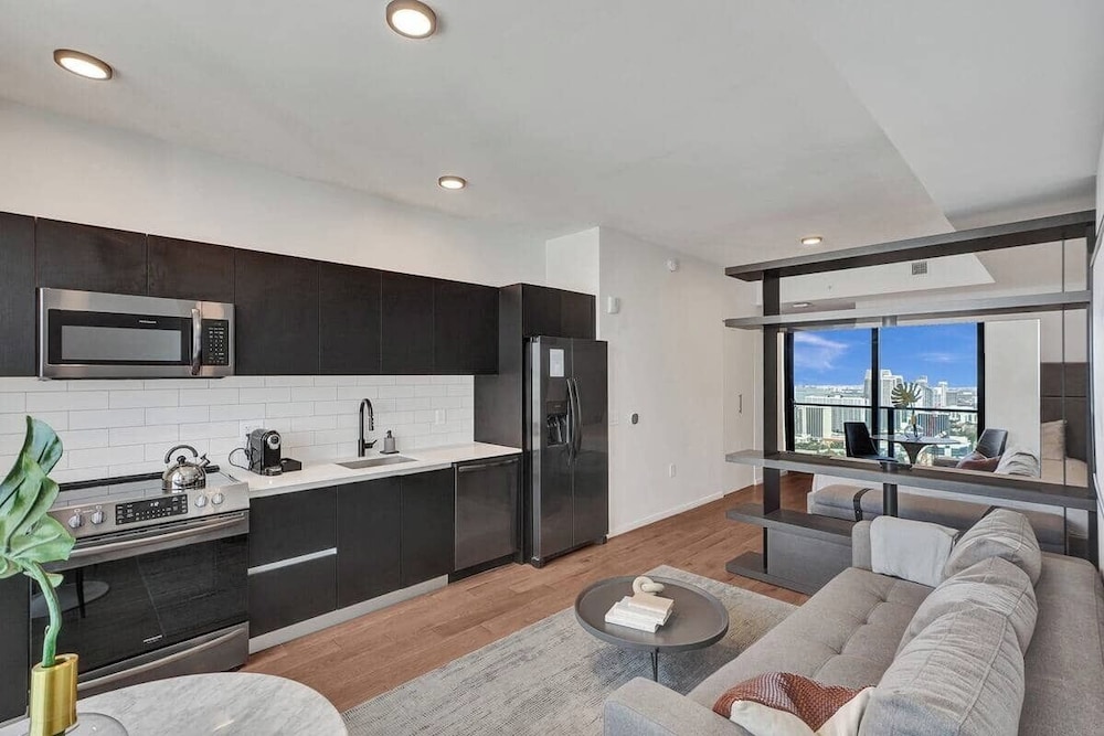 Classic Studio, 1 Queen Bed, Non Smoking, Kitchen photo 1