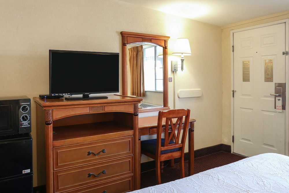 Room, 1 Queen Bed, Non Smoking photo 2