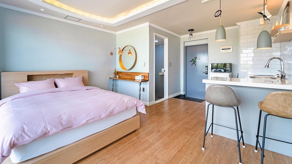 Basic Room, 1 Bedroom (Milk Tea 302 (Ocean View)) photo 3