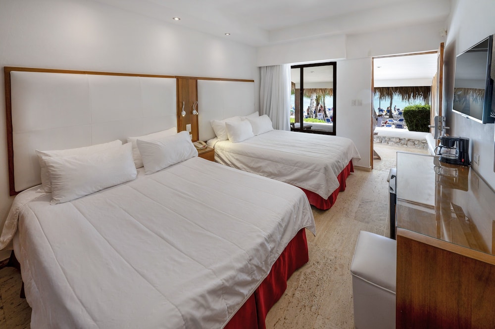 Bungalow Ocean, 2 Queen Beds, Non-Smoking photo 3